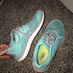 Nike Women’s tennis shoes!